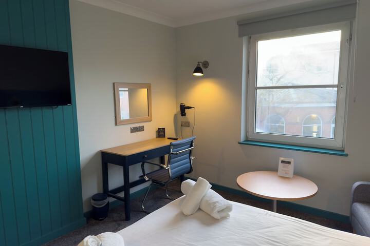 Room 18 of 50
