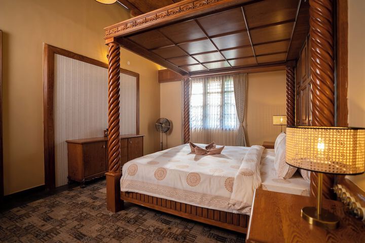Room 4 of 55