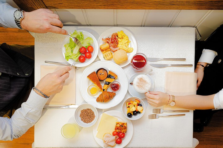 Breakfast/Coffee Service 217 of 233