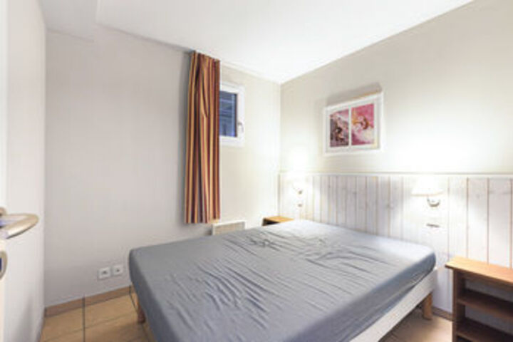Room 73 of 132