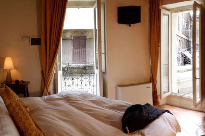 Room 14 of 69