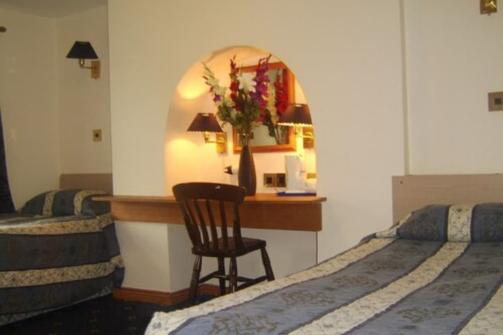 Room 21 of 40