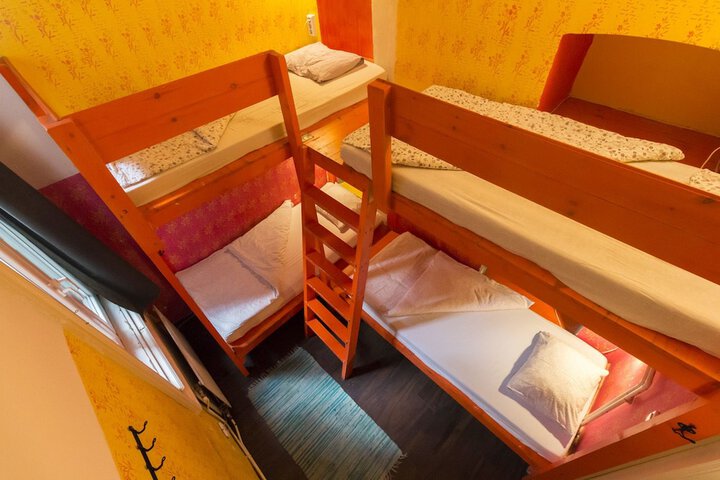 Room 25 of 78