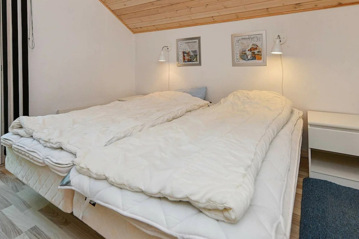Room 5 of 18