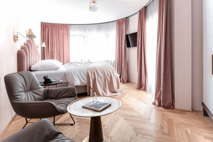 Room 22 of 120