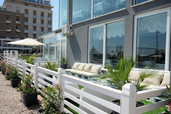 Terrace/Patio 13 of 61