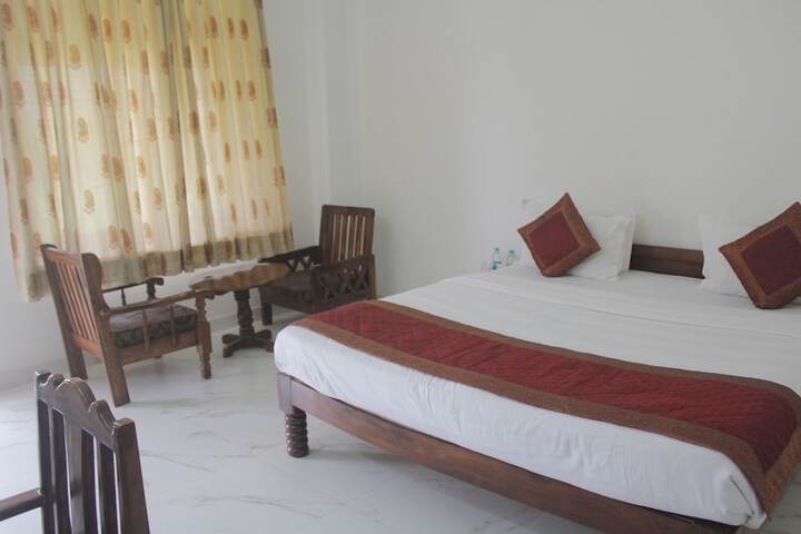 Room 5 of 32