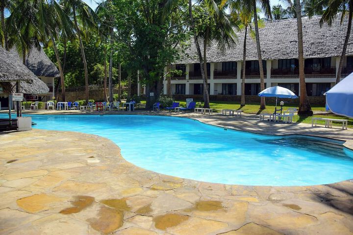 Pool 62 of 103