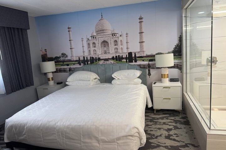 Room 32 of 66