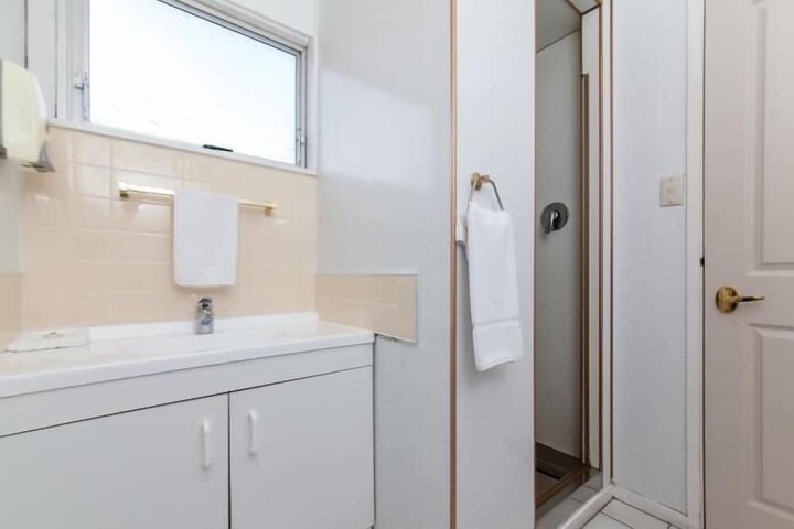 Room 21 of 28