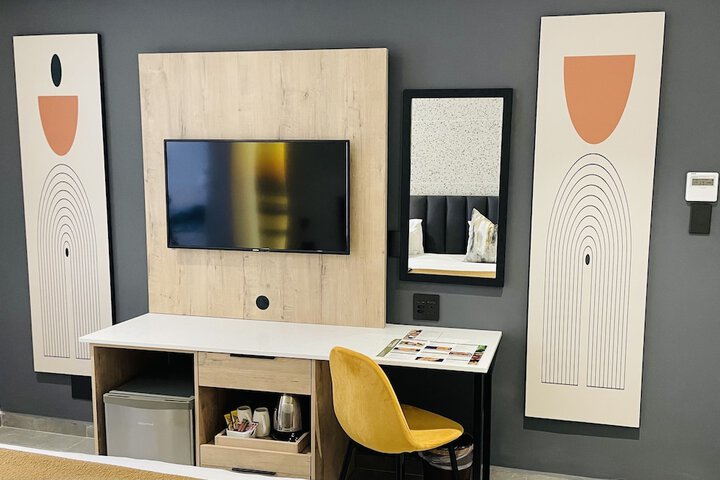 Room 3 of 17
