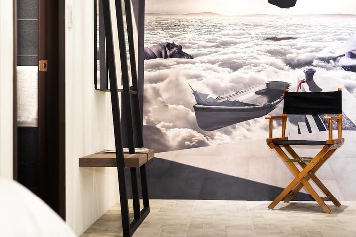 Room 15 of 50