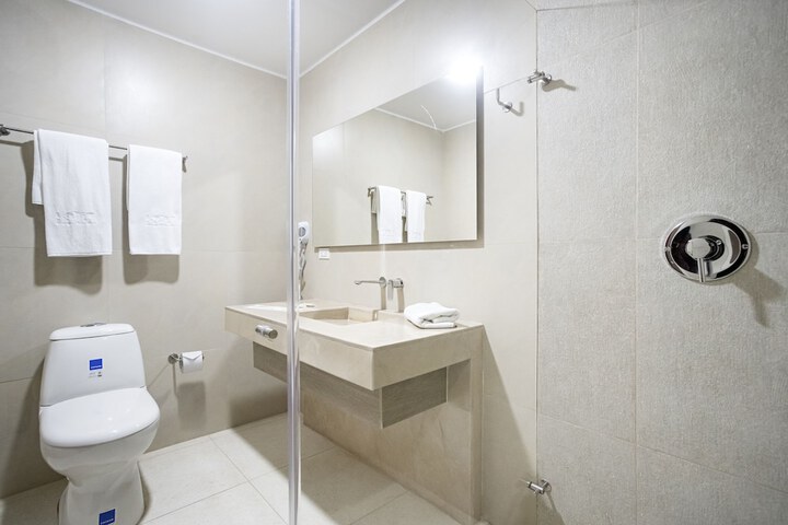 Room 15 of 28