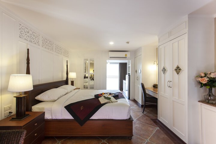 Room 5 of 49