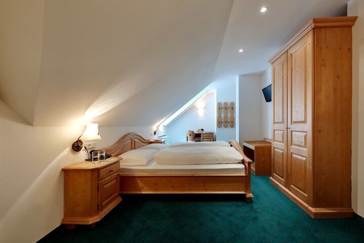 Room 34 of 98