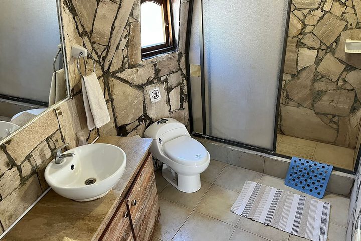 Room 12 of 26