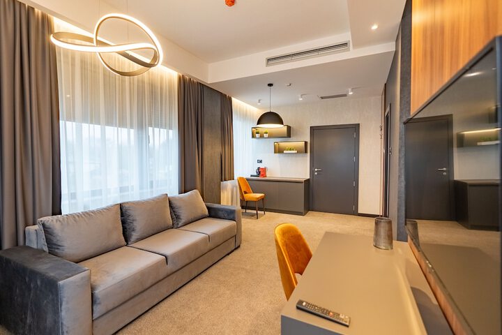 Room 9 of 46