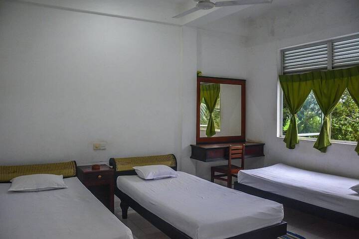 Room 3 of 20