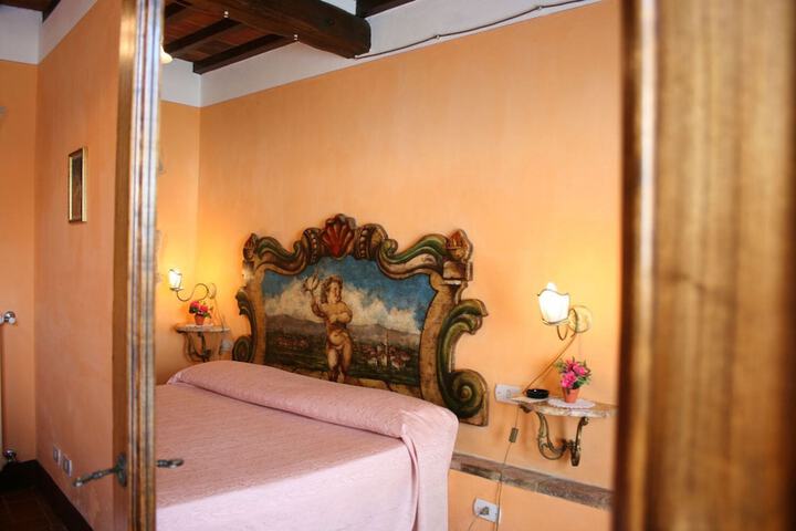 Room 7 of 26