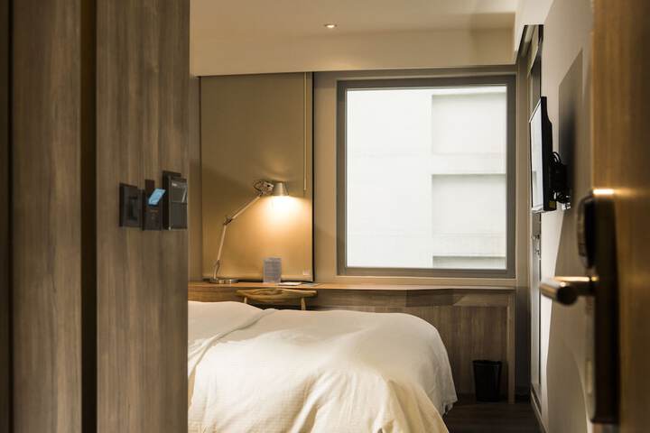 Room 17 of 39