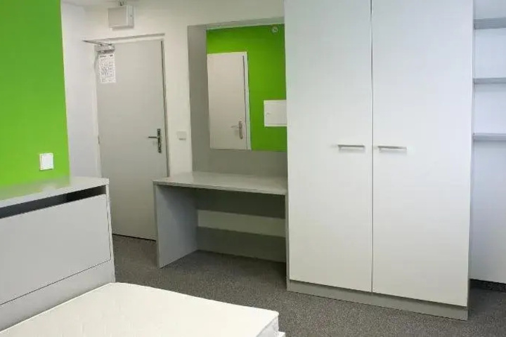 Room 6 of 20
