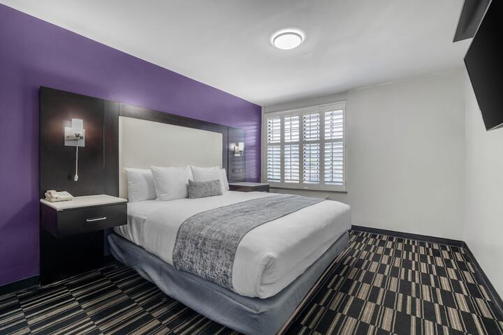 Room 9 of 39