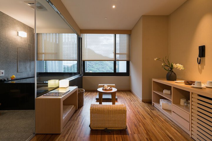 Room 15 of 51