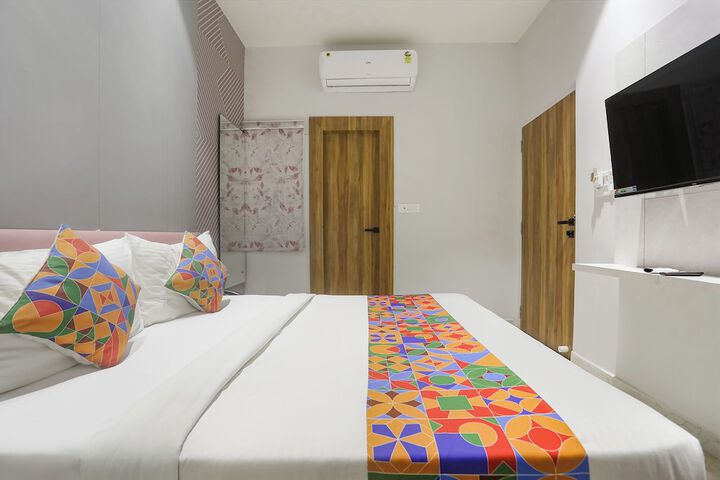 Room 15 of 34