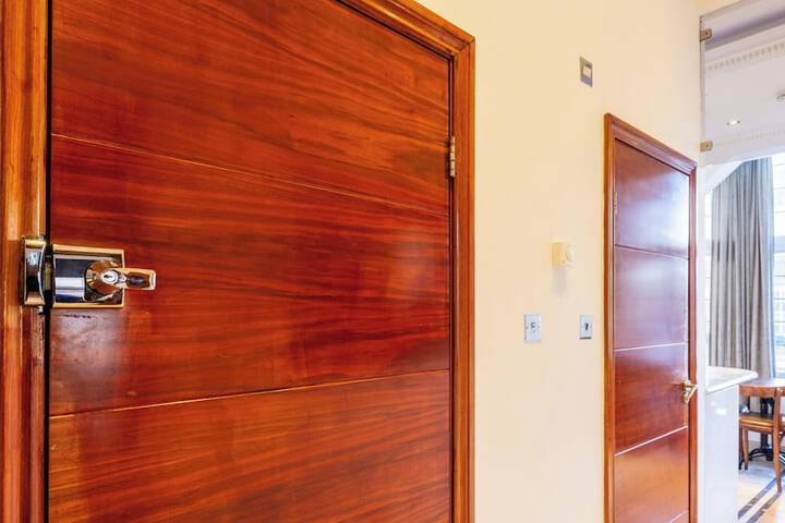 Room 76 of 136