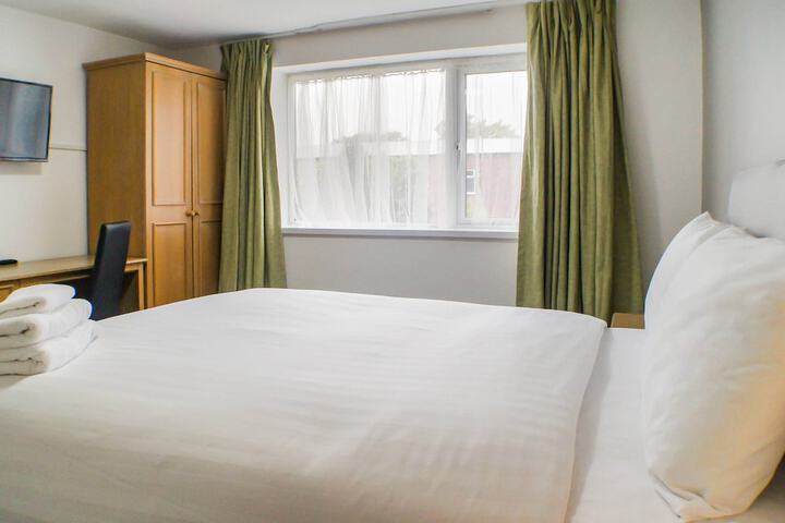Room 8 of 25