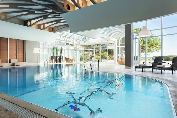 Pool 61 of 212