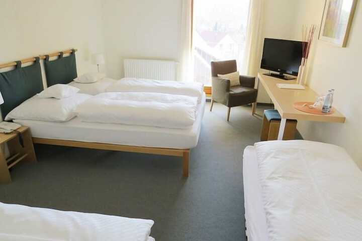 Room 17 of 40