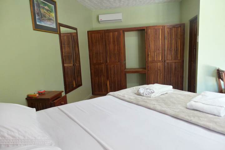 Room 10 of 31