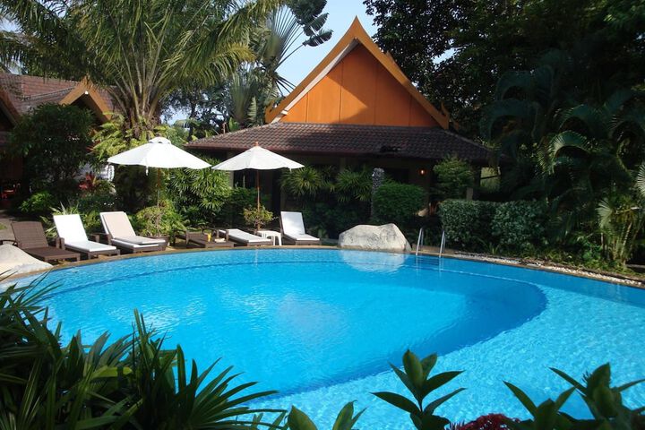 Hotel Pool