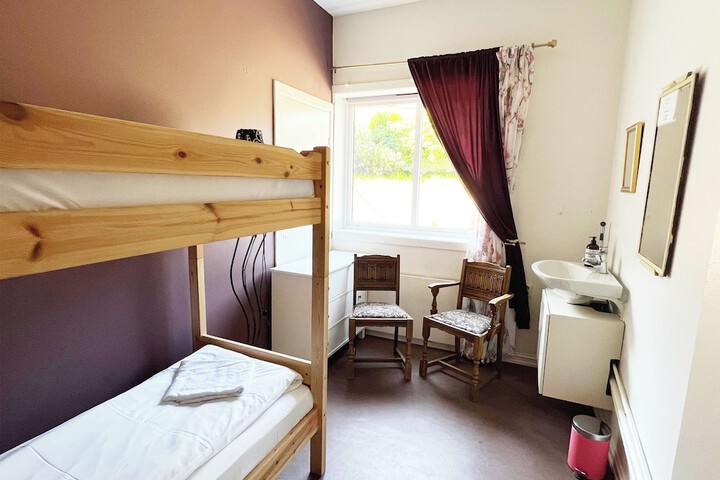 Room 10 of 30