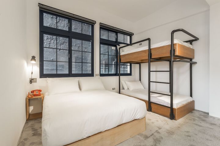 Room 8 of 109