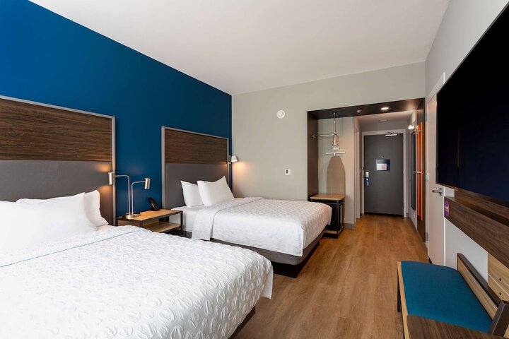 2 Queen Beds Hearing Accessible (5 of 11)