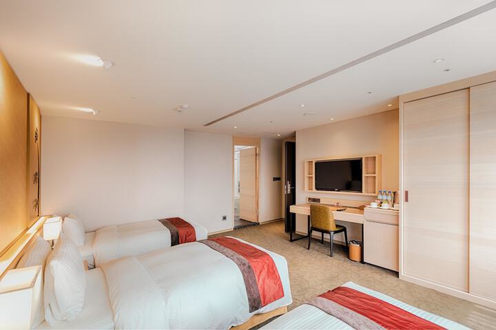 Room 48 of 105