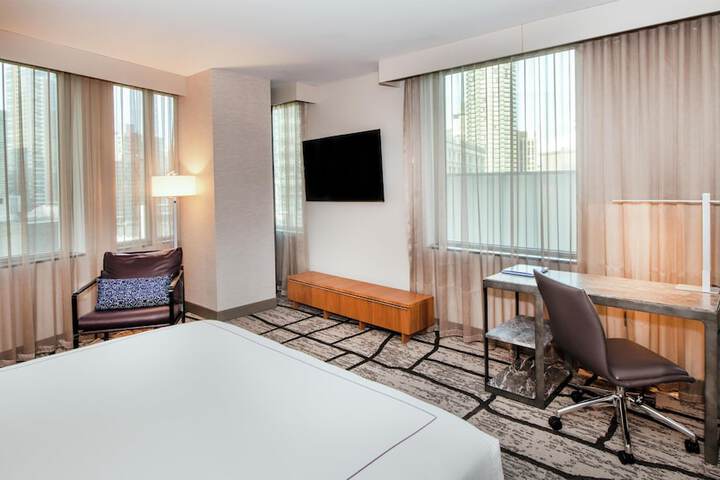 Room 22 of 80
