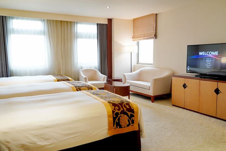Room 4 of 38