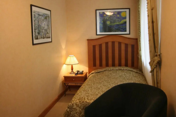 Room 16 of 21