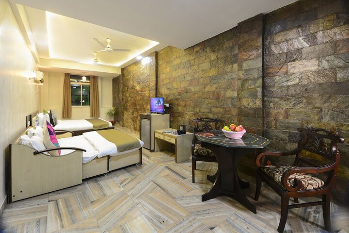 Room 4 of 31