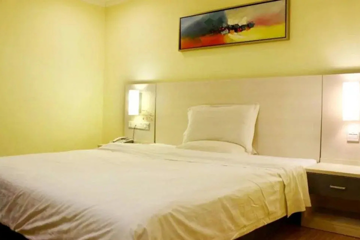 Room 8 of 8