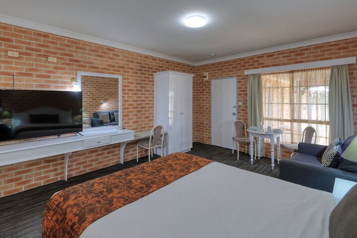 Room 13 of 43