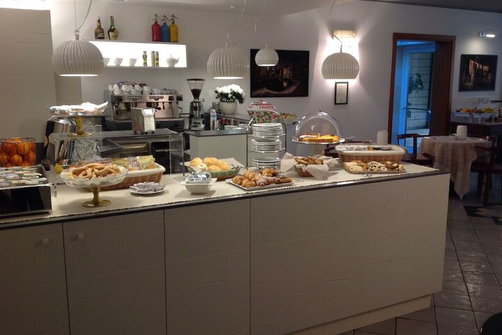 Breakfast/Coffee Service 76 of 106