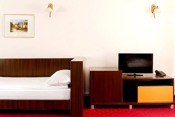 Room 63 of 191