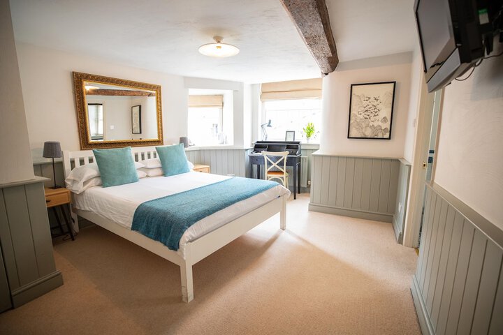 Room 2 of 27