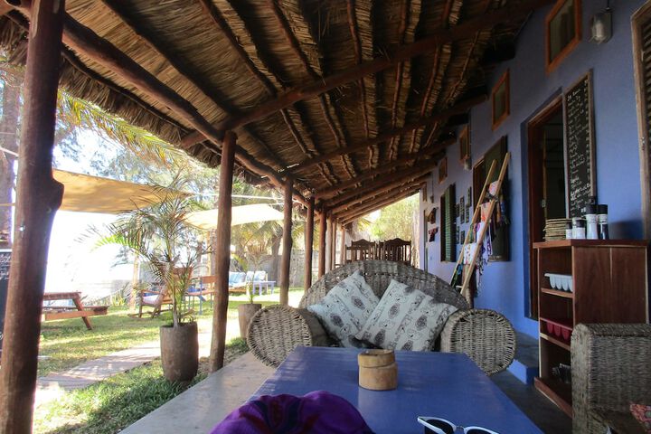 Lounge 20 of 39