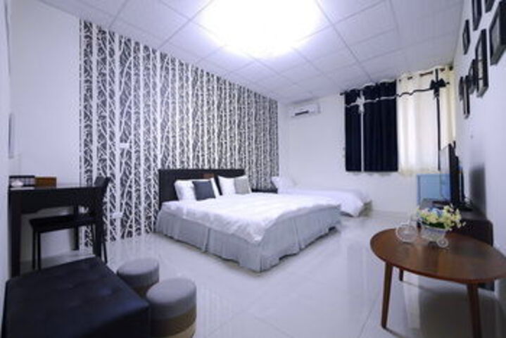 Room 25 of 48