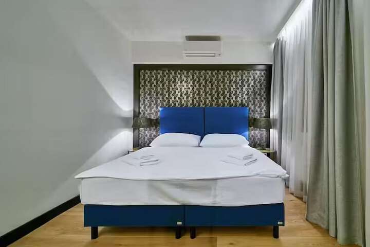 Room 21 of 39